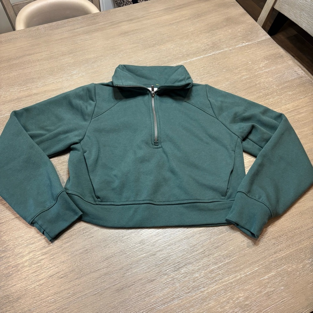 Green Quarter-Zip Cropped Pullover - Picture 8 of 9